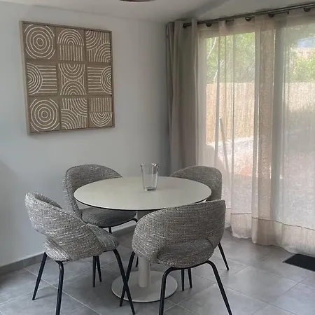 Serenite Raphaeloise Apartment *